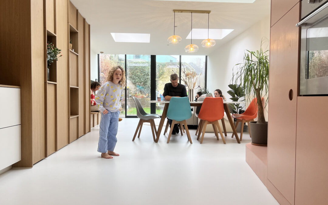 Een Hedendaags Thuis in Gent: De Transformatie door Floors & More en Urban Angela